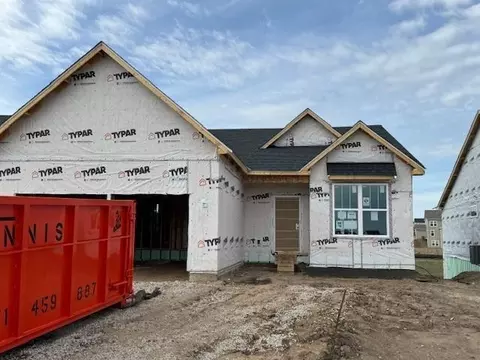 4899 Airlake Dr, Woodbury, MN 55129