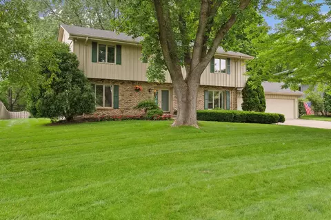 5704 Continental Dr, Edina, MN 55436
