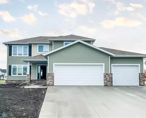 4794 41st St S, Fargo, ND 58104