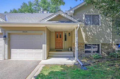 18416 Creeks Bend Dr #2, Minnetonka, MN 55345