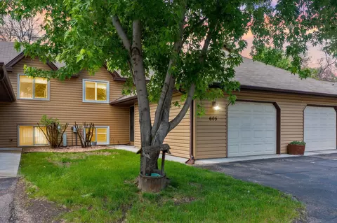 605 Belland Ave, Vadnais Heights, MN 55127
