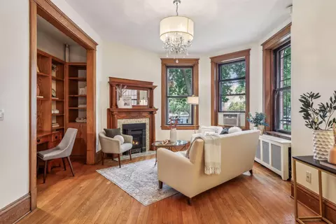 235 Arundel St #1, Saint Paul, MN 55102