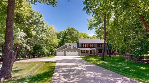 1143 Chippewa Dr NW, Rochester, MN 55901