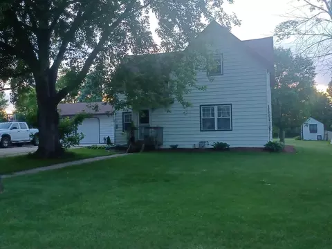 385 8th St, Hancock, MN 56244