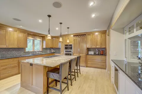 1804 Mississippi River Blvd S, Saint Paul, MN 55116