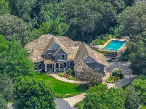 3 Ski Hl, North Oaks, MN 55127
