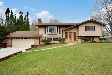 1385 Poppyseed Dr, New Brighton, MN 55112
