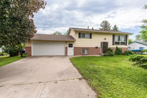 1114 N Vine St, Fergus Falls, MN 56537