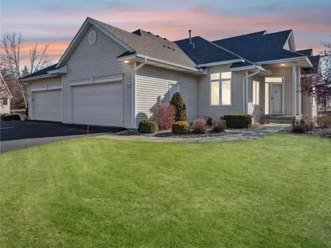 2710 Boulder Dr, Burnsville, MN 55337