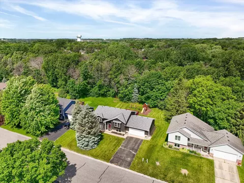 630 Koehnen Dr, Chaska, MN 55318