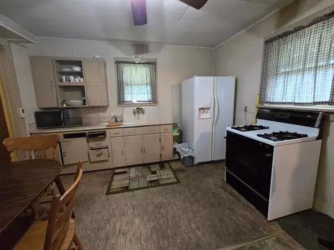 560 Main Ave N, Harmony, MN 55939 photo 4