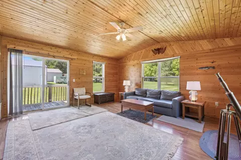 19350 Eastwood Dr, Osakis, MN 56360