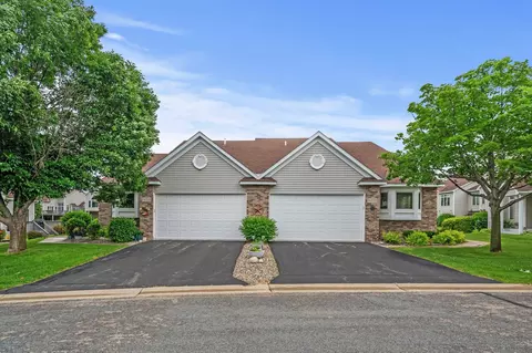 14335 Peninsula Point Dr, Savage, MN 55378