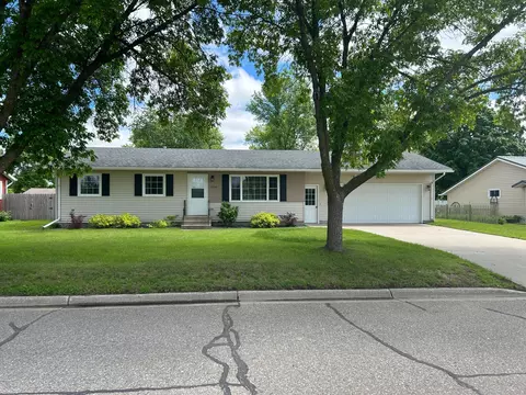 1028 11th St SW, Wadena, MN 56482