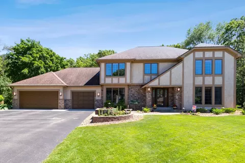 1254 Wilderness Curv, Eagan, MN 55123