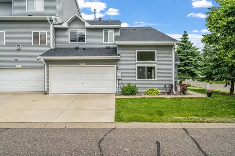 657 Kingfisher Ln #E, Woodbury, MN 55125