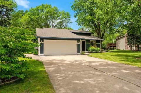 4405 Jonquil Ln N, Plymouth, MN 55442