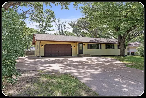 8977 Dunlap Ave, Lexington, MN 55014