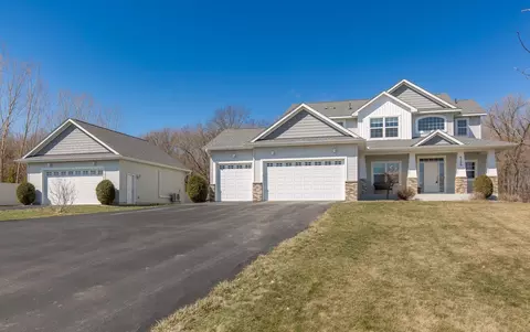 6140 Lakewood Trl, New Prague, MN 56071