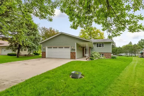 1709 Linda Ln, North Mankato, MN 56003