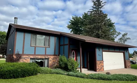605 12th St NE, Little Falls, MN 56345