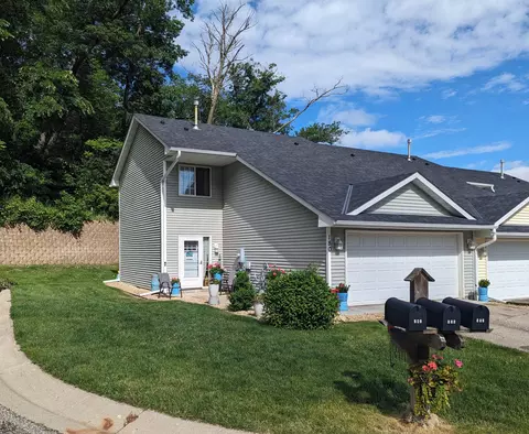 180 Oakmont Ln, Red Wing, MN 55066