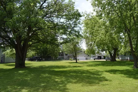 1007 4th St SW, Crosby, MN 56441