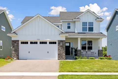 7397 Forest Ln, Lino Lakes, MN 55038