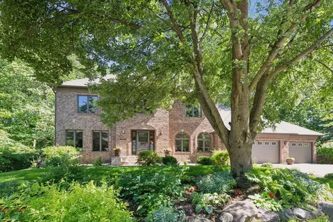 2163 Boulder Rd, Chanhassen, MN 55317