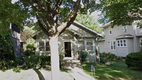 252 Sheridan Ave S, Minneapolis, MN 55405