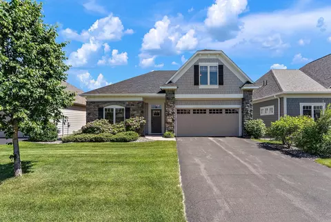 2063 Bridle Ct, Hudson, WI 54016