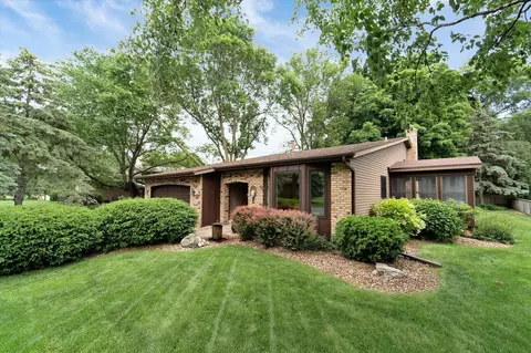 241 Lion Ln, Shoreview, MN 55126
