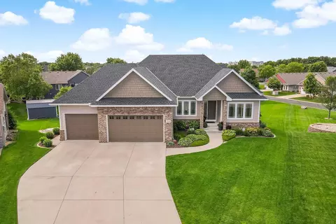 502 Prague Ct SE, New Prague, MN 56071