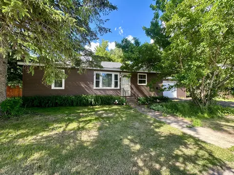313 N 1st St, New Richmond, WI 54017
