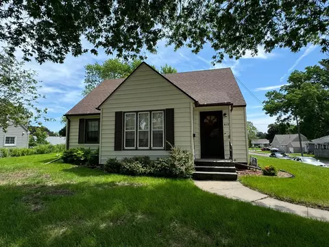 615 S Prairie Ave, Fairmont, MN 56031