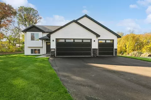 26555 Frontier Ave, Wyoming, MN 55092