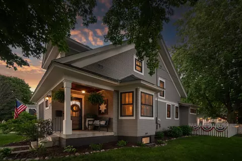 341 S Olive St, Waconia, MN 55387