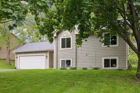 4045 Pennsylvania Ave, Eagan, MN 55123