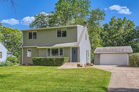 176 Downs Ave, Maplewood, MN 55117