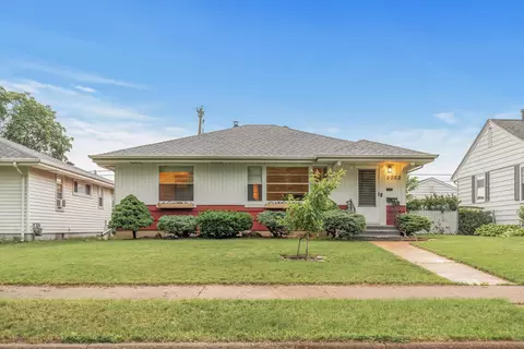 5052 Queen Ave N, Minneapolis, MN 55430