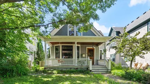 714 Geranium Ave E, Saint Paul, MN 55106