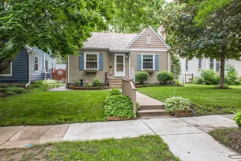 2718 Zenith Ave N, Robbinsdale, MN 55422