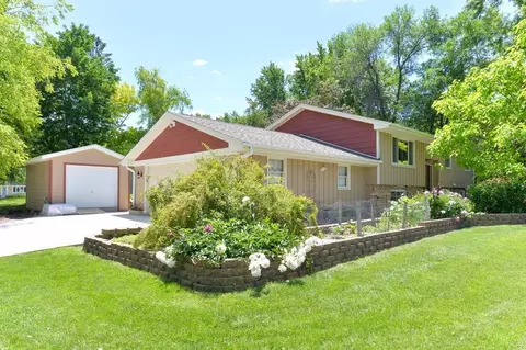 9210 Yucca Ln N, Maple Grove, MN 55369