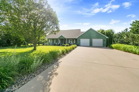 1896 Red Fox Dr, Red Wing, MN 55066