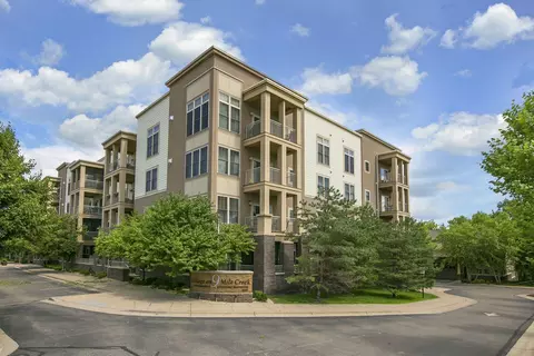 2201 Village Ln #A415, Bloomington, MN 55431