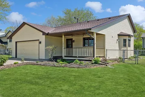 1602 Victoria St N, Saint Paul, MN 55117