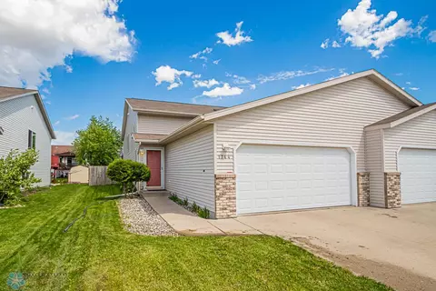 1744 50th St S, Fargo, ND 58103