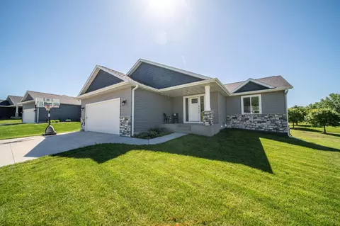 2296 Hadley Hills Dr NE, Rochester, MN 55906