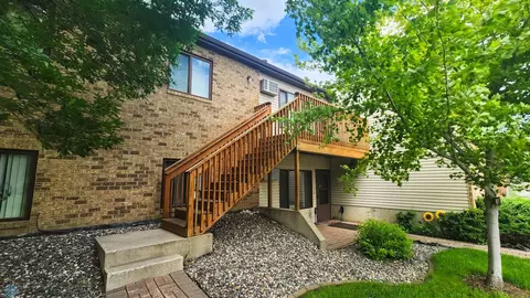 1544 35th St S #H204, Fargo, ND 58103