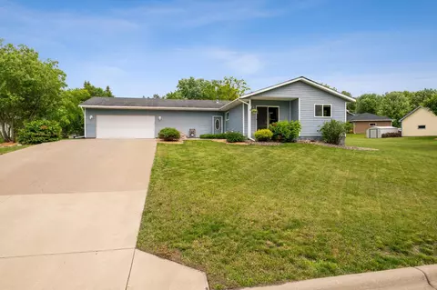 554 Merriman Dr, Delano, MN 55328